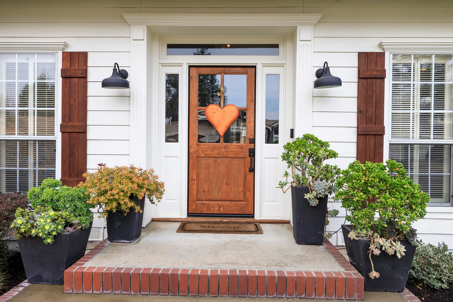 2220 Castleview Dr, Turlock, CA 95382