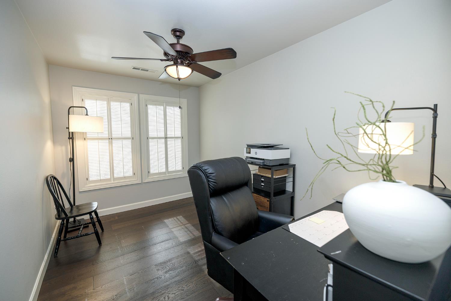 2220 Castleview Dr, Turlock, CA 95382