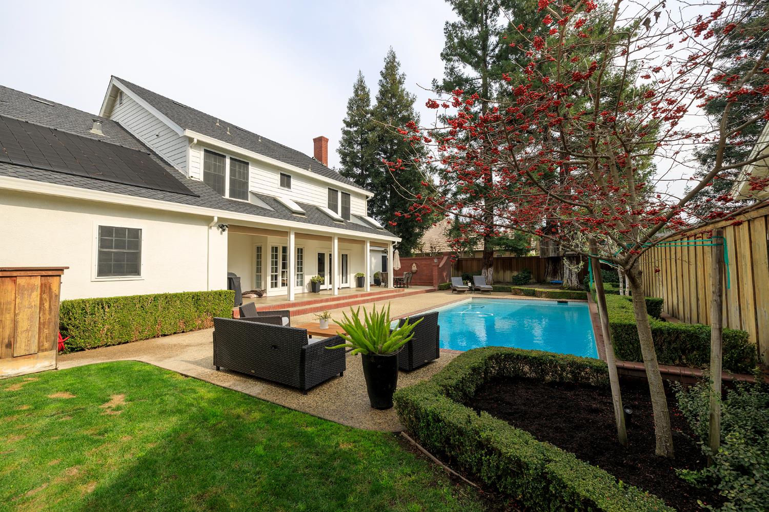 2220 Castleview Dr, Turlock, CA 95382