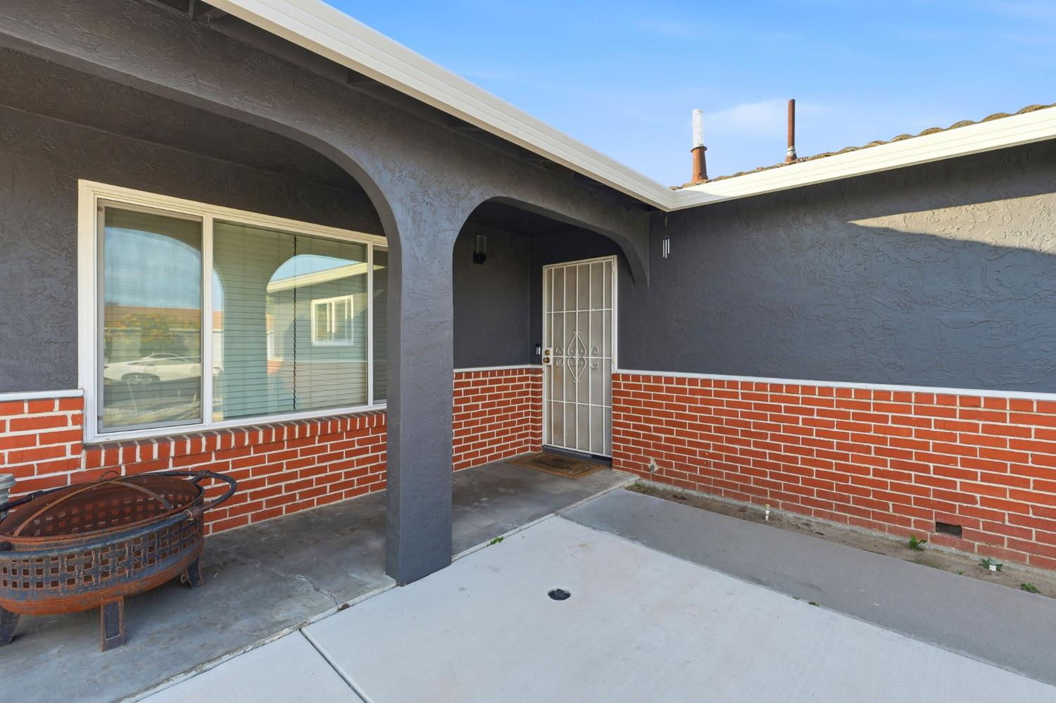 811 Hacienda Ave, Manteca, CA 95336