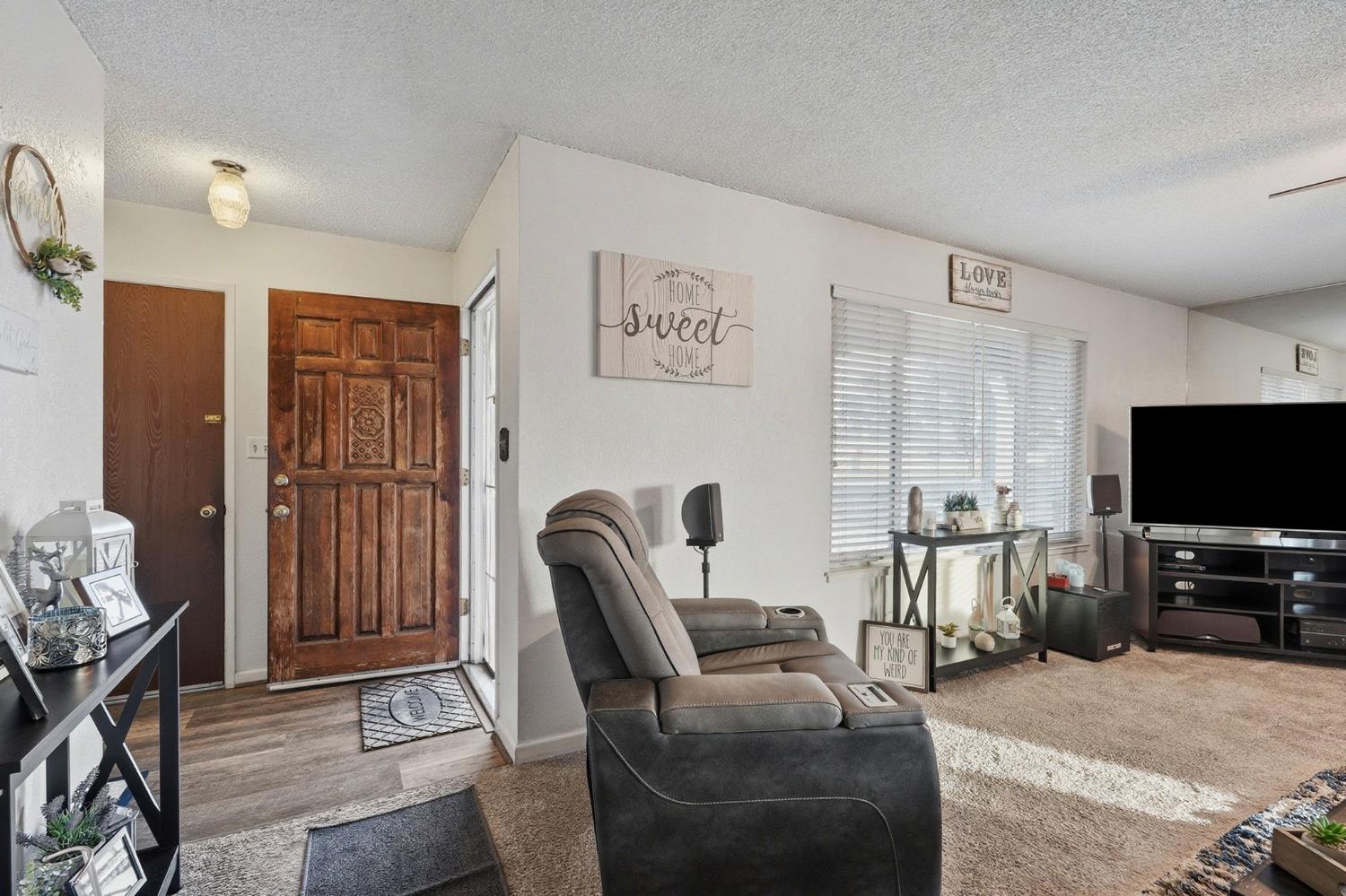 811 Hacienda Ave, Manteca, CA 95336