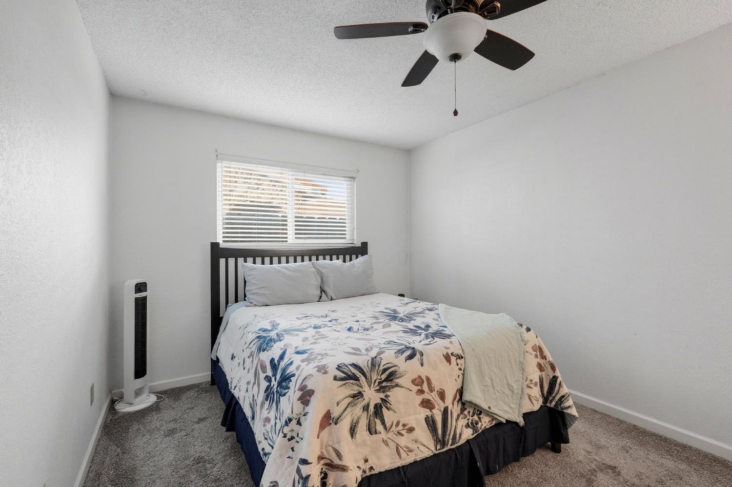 811 Hacienda Ave, Manteca, CA 95336