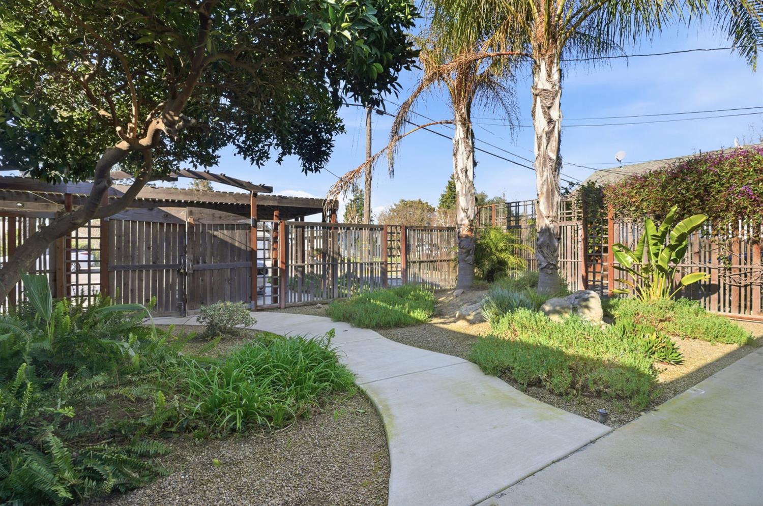 721 723 River Ave, Oakdale, CA 95361