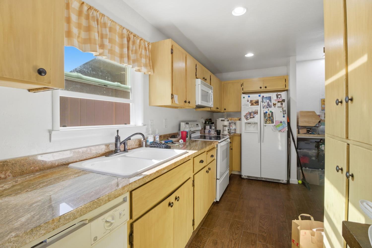 721 723 River Ave, Oakdale, CA 95361