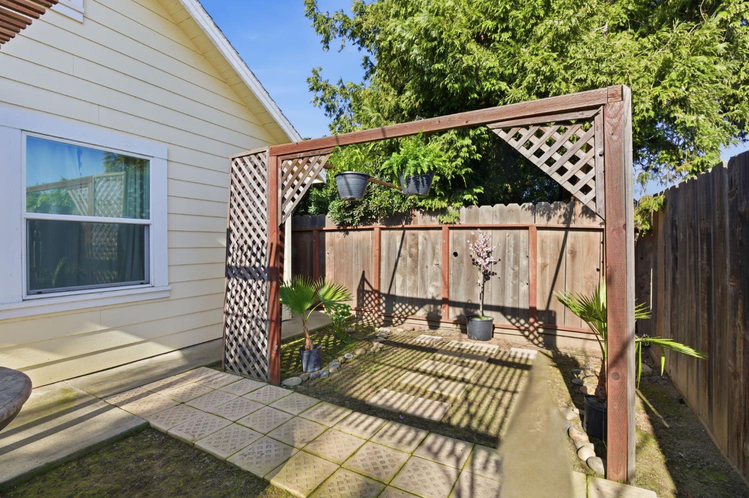 721 723 River Ave, Oakdale, CA 95361