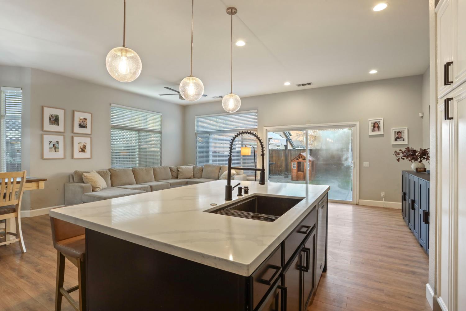 277 Fragrance St, Manteca, CA 95337