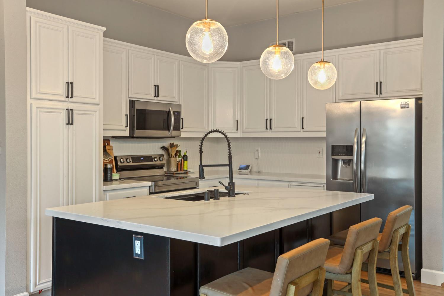 277 Fragrance St, Manteca, CA 95337