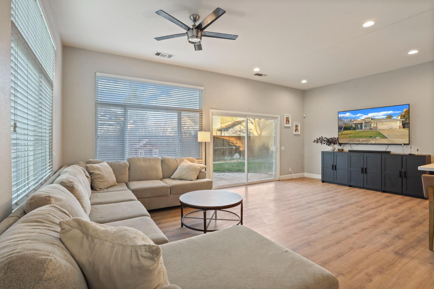 277 Fragrance St, Manteca, CA 95337