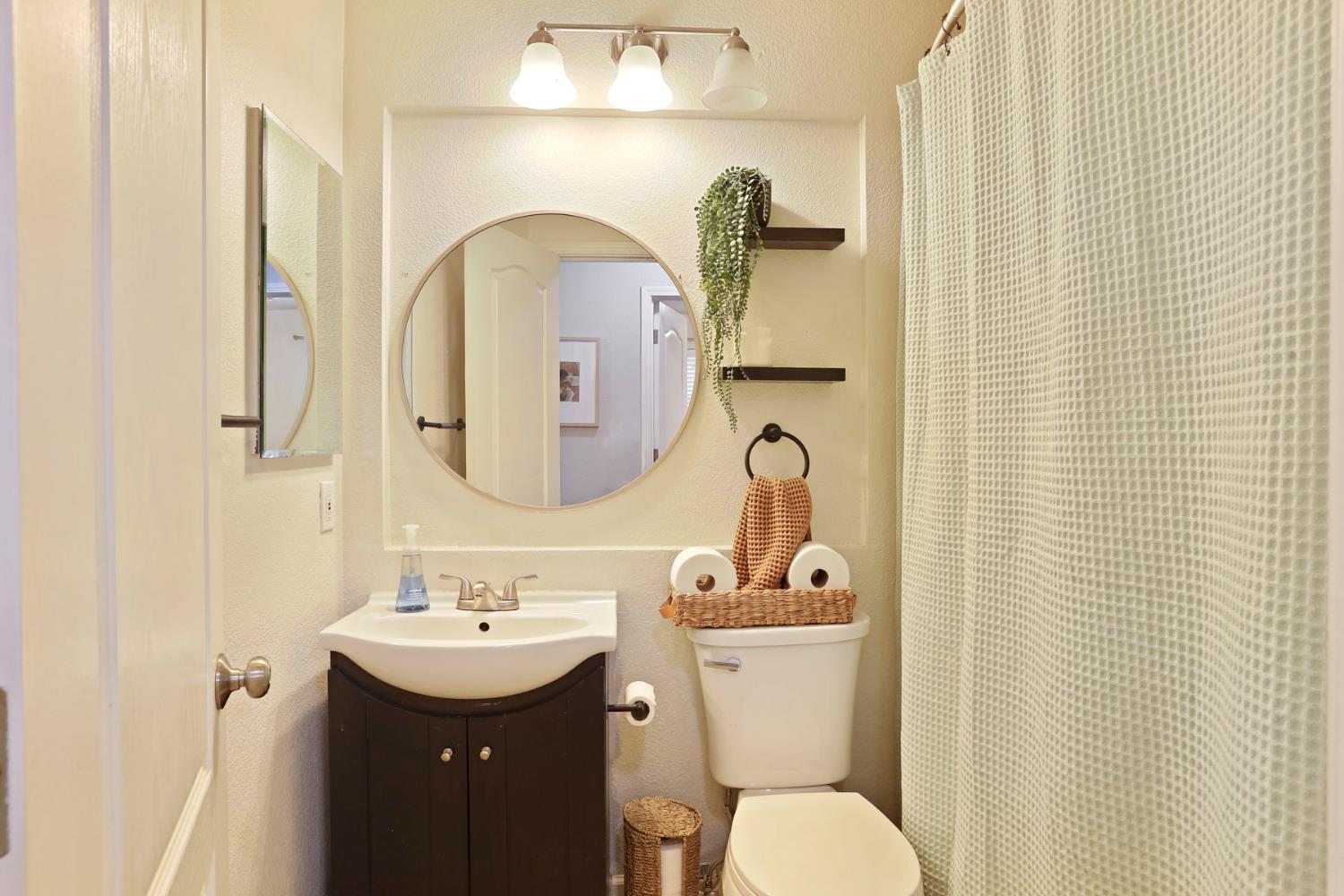 277 Fragrance St, Manteca, CA 95337