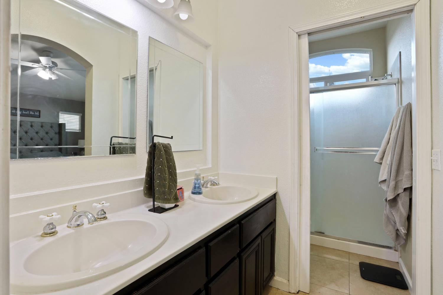 277 Fragrance St, Manteca, CA 95337