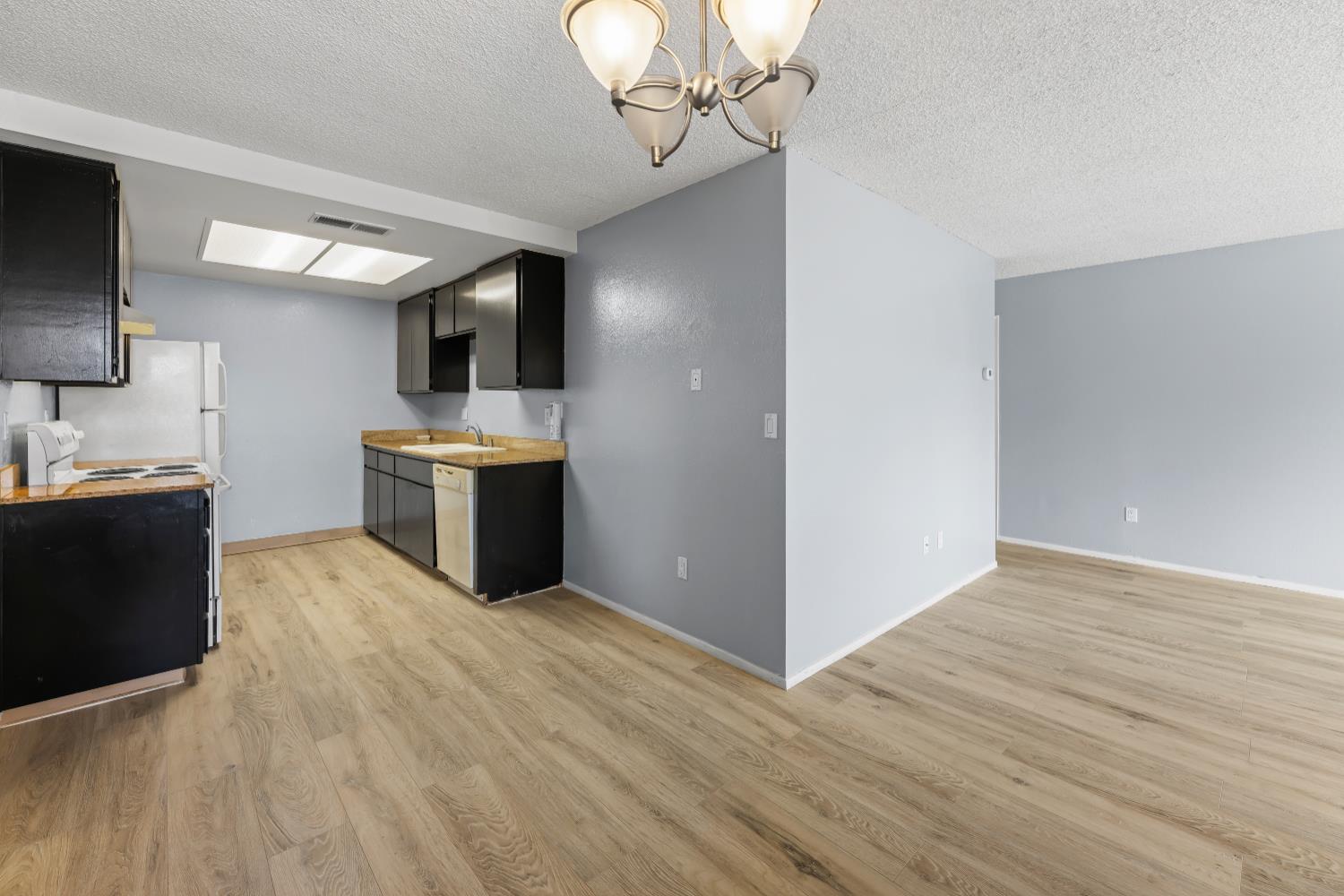 414 Cherry Ln #G, Manteca, CA 95337