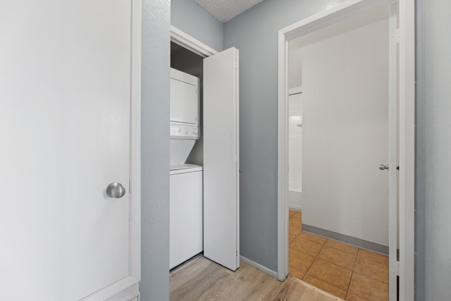 414 Cherry Ln #G, Manteca, CA 95337