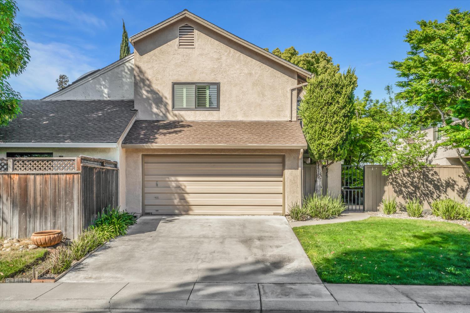 985 Camphor St, Manteca, CA 95337