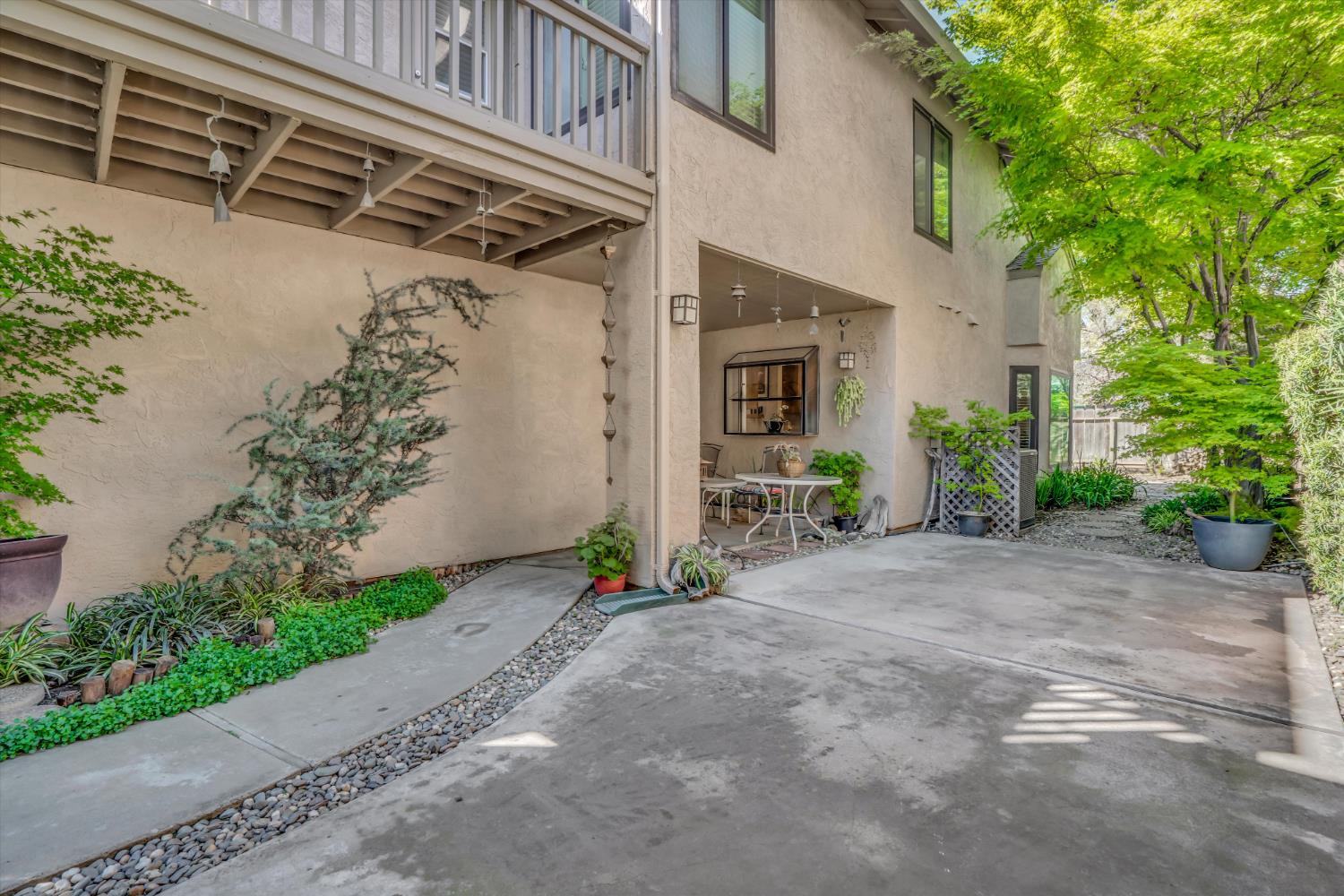 985 Camphor St, Manteca, CA 95337