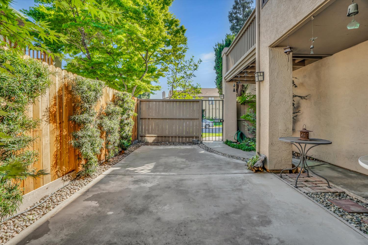 985 Camphor St, Manteca, CA 95337