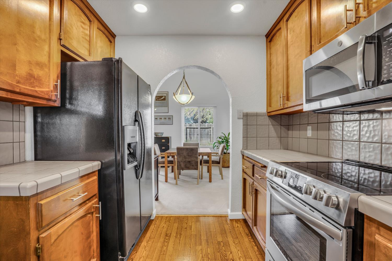 985 Camphor St, Manteca, CA 95337