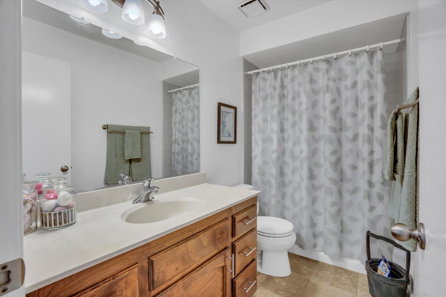 985 Camphor St, Manteca, CA 95337