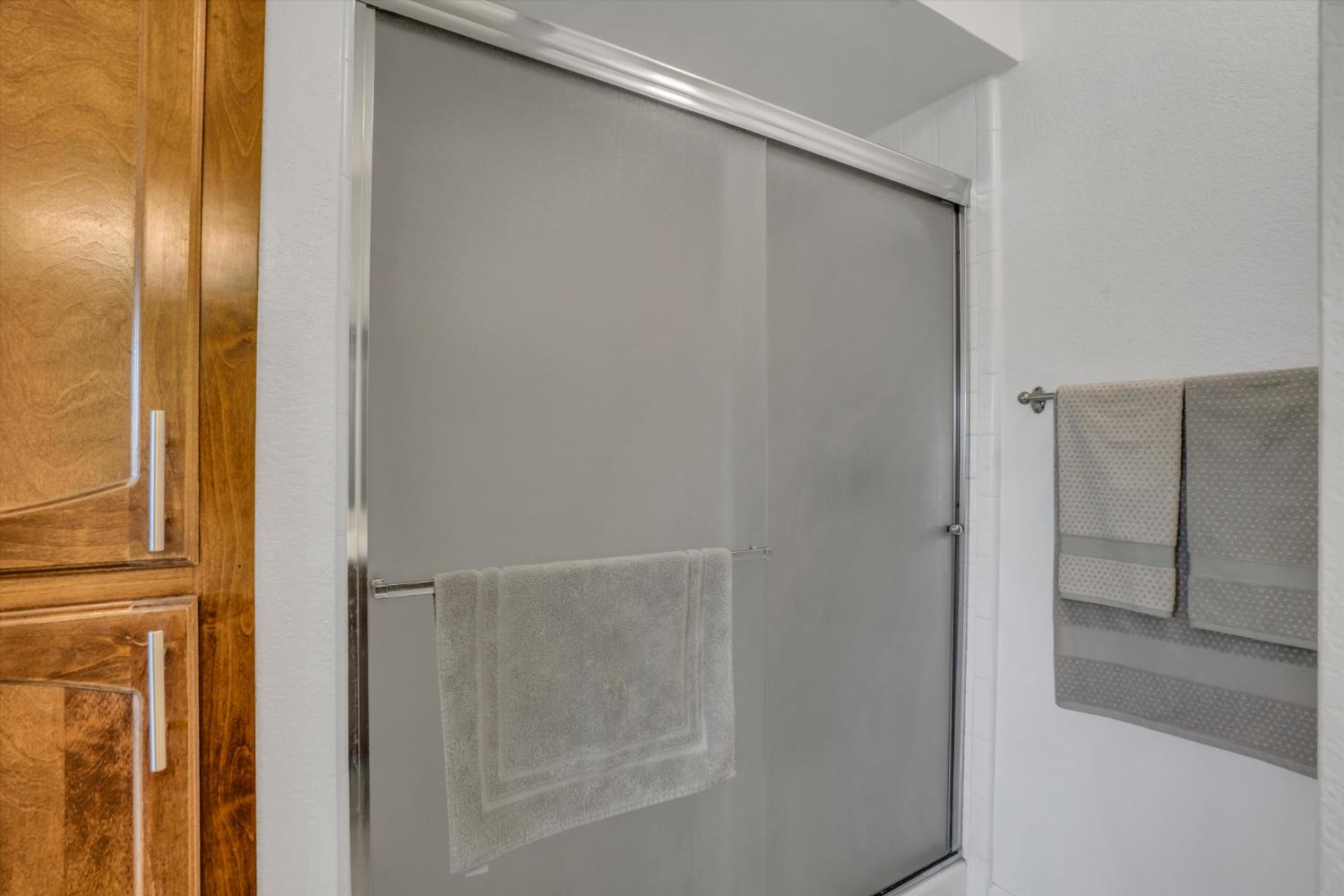 985 Camphor St, Manteca, CA 95337