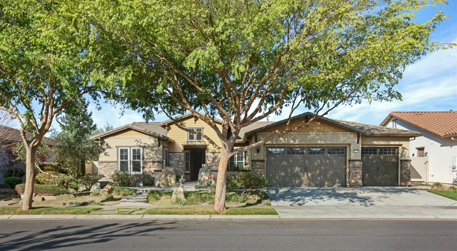 2439 Appleleaf Ln, Manteca, CA 95336