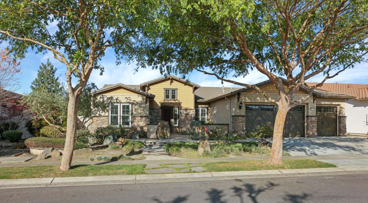 2439 Appleleaf Ln, Manteca, CA 95336