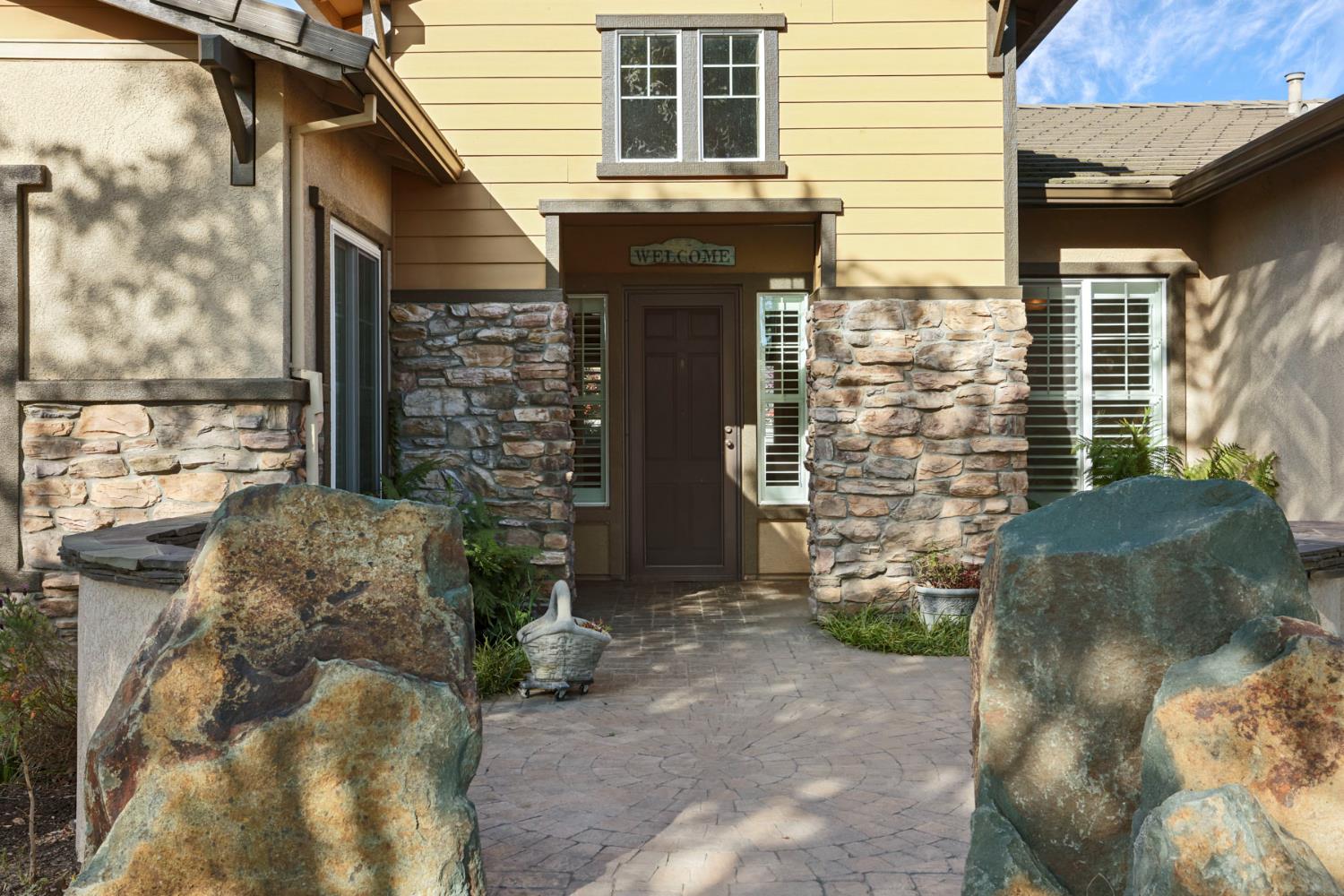 2439 Appleleaf Ln, Manteca, CA 95336