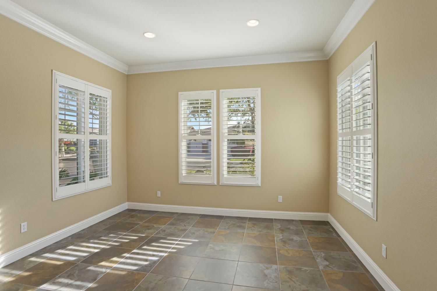 2439 Appleleaf Ln, Manteca, CA 95336