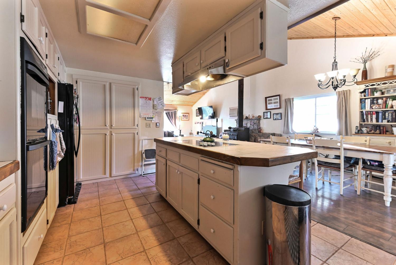 3653 Chuckwagon Dr, Copperopolis, CA 95228