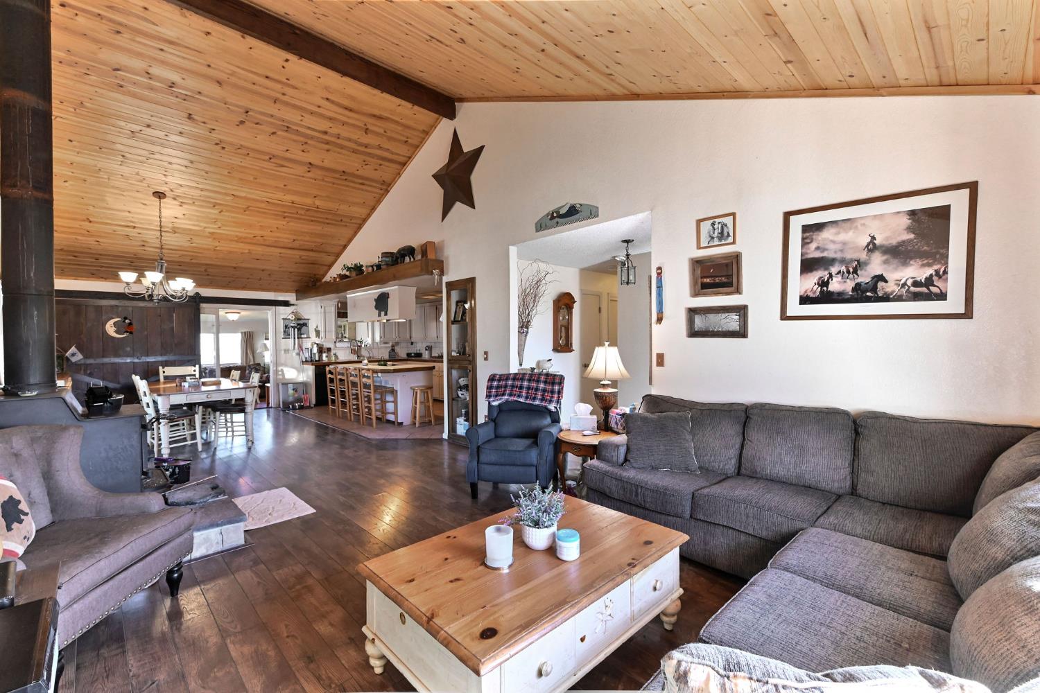 3653 Chuckwagon Dr, Copperopolis, CA 95228