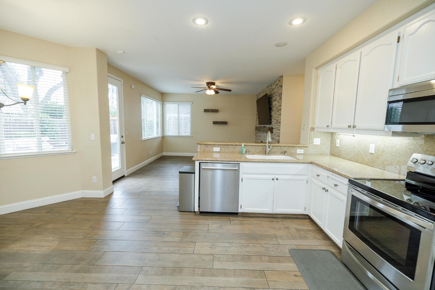 446 Meyenberg Ave, Ripon, CA 95366