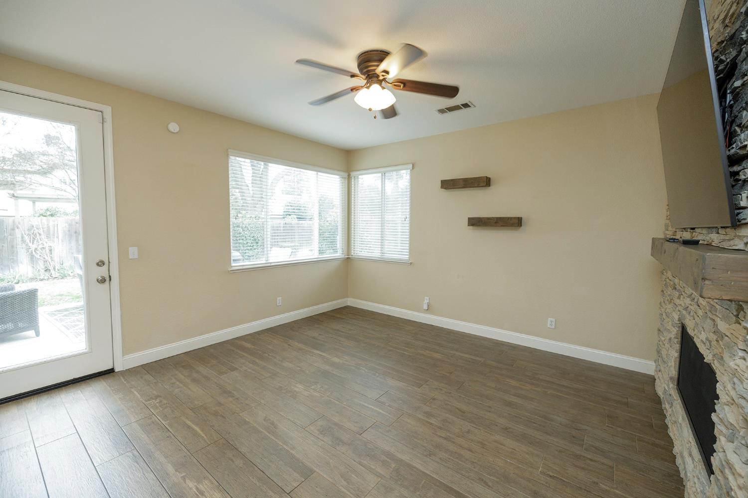 446 Meyenberg Ave, Ripon, CA 95366