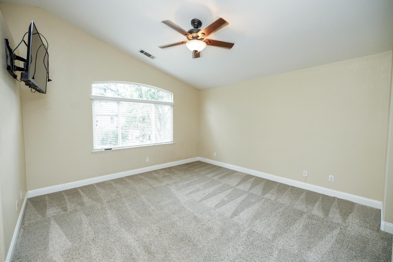 446 Meyenberg Ave, Ripon, CA 95366