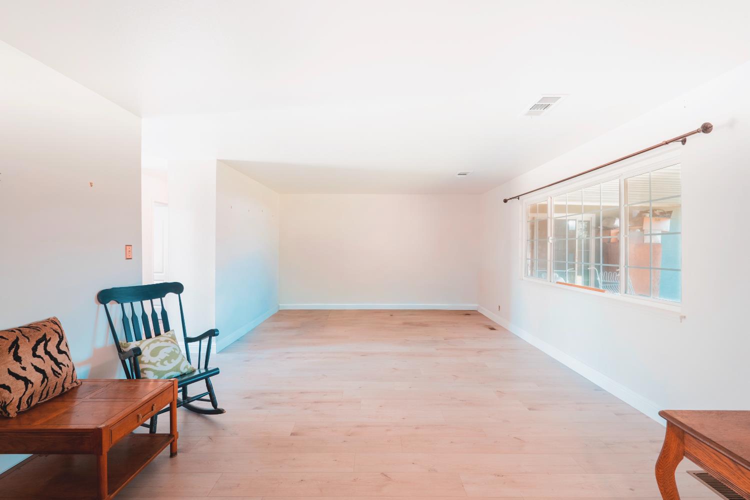 1541 W North Bear Creek Dr, Merced, CA 95348