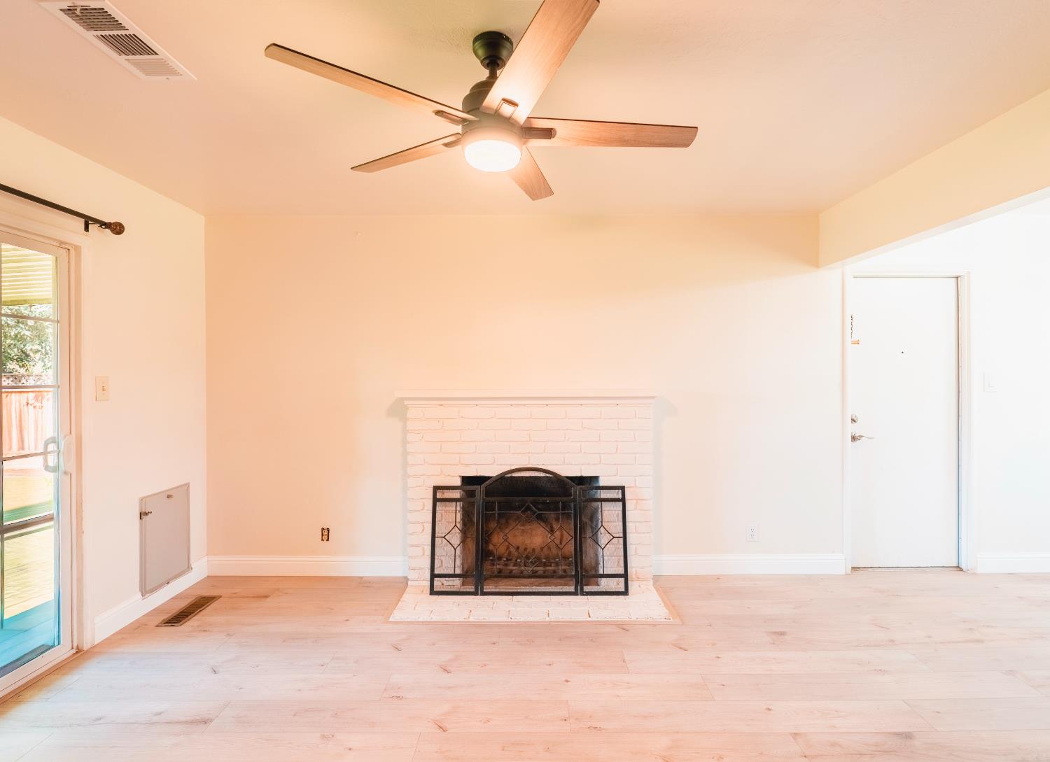 1541 W North Bear Creek Dr, Merced, CA 95348