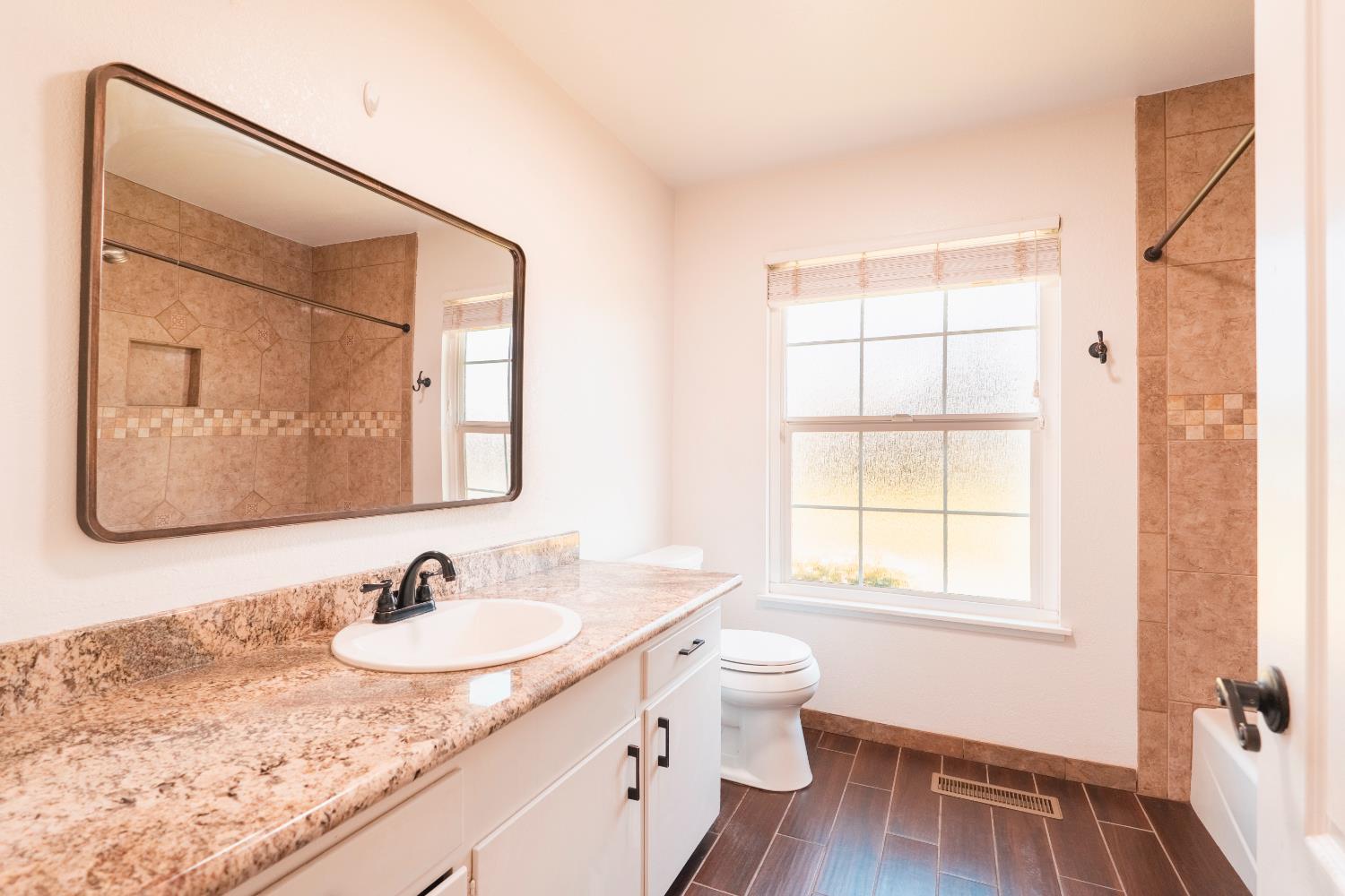 1541 W North Bear Creek Dr, Merced, CA 95348