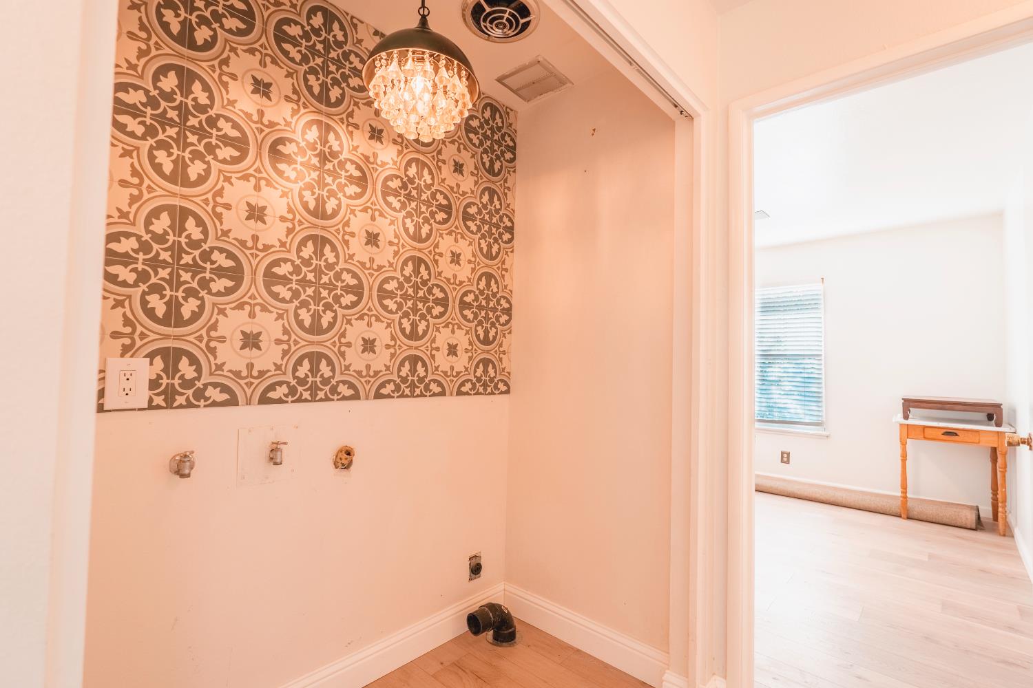 1541 W North Bear Creek Dr, Merced, CA 95348