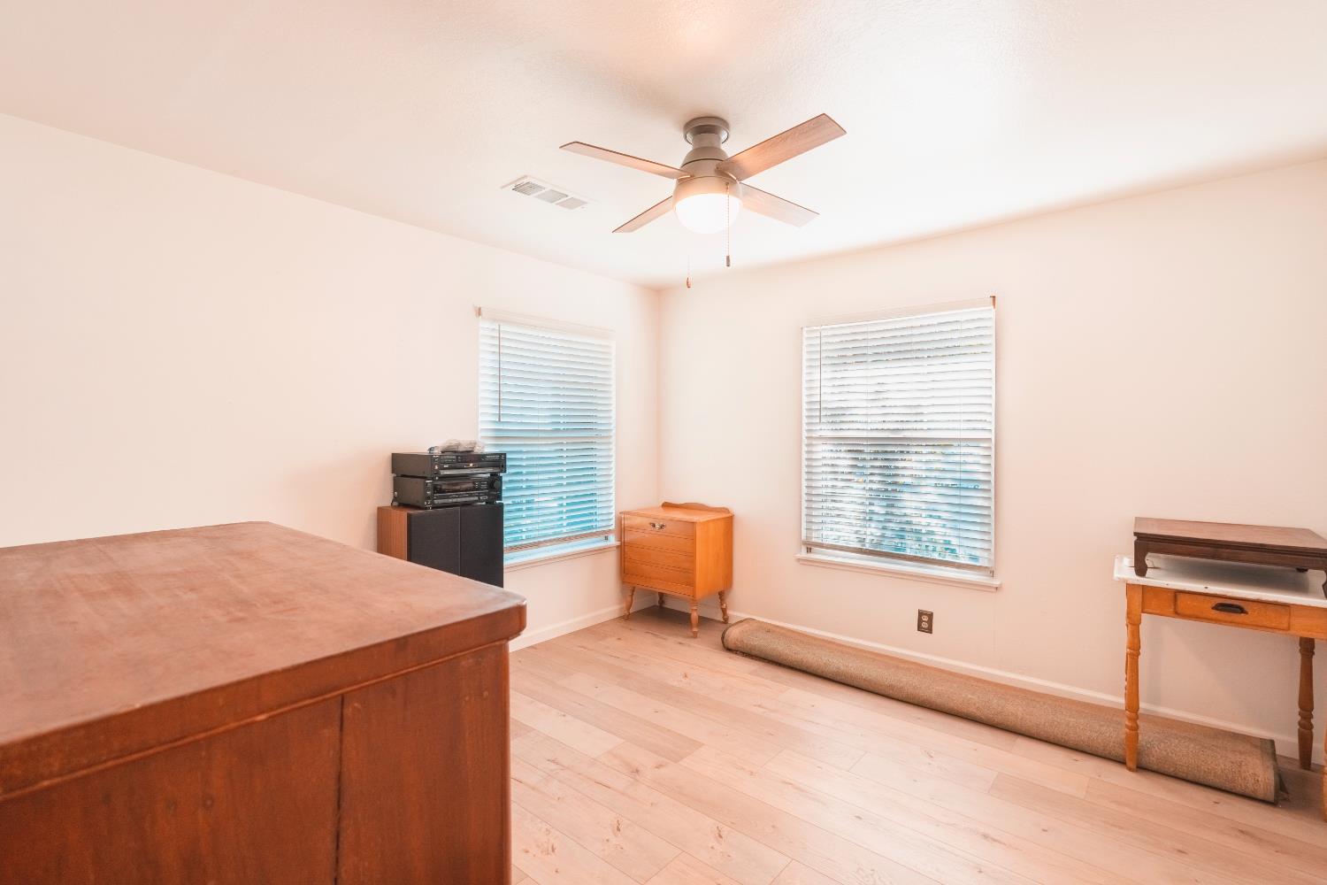 1541 W North Bear Creek Dr, Merced, CA 95348