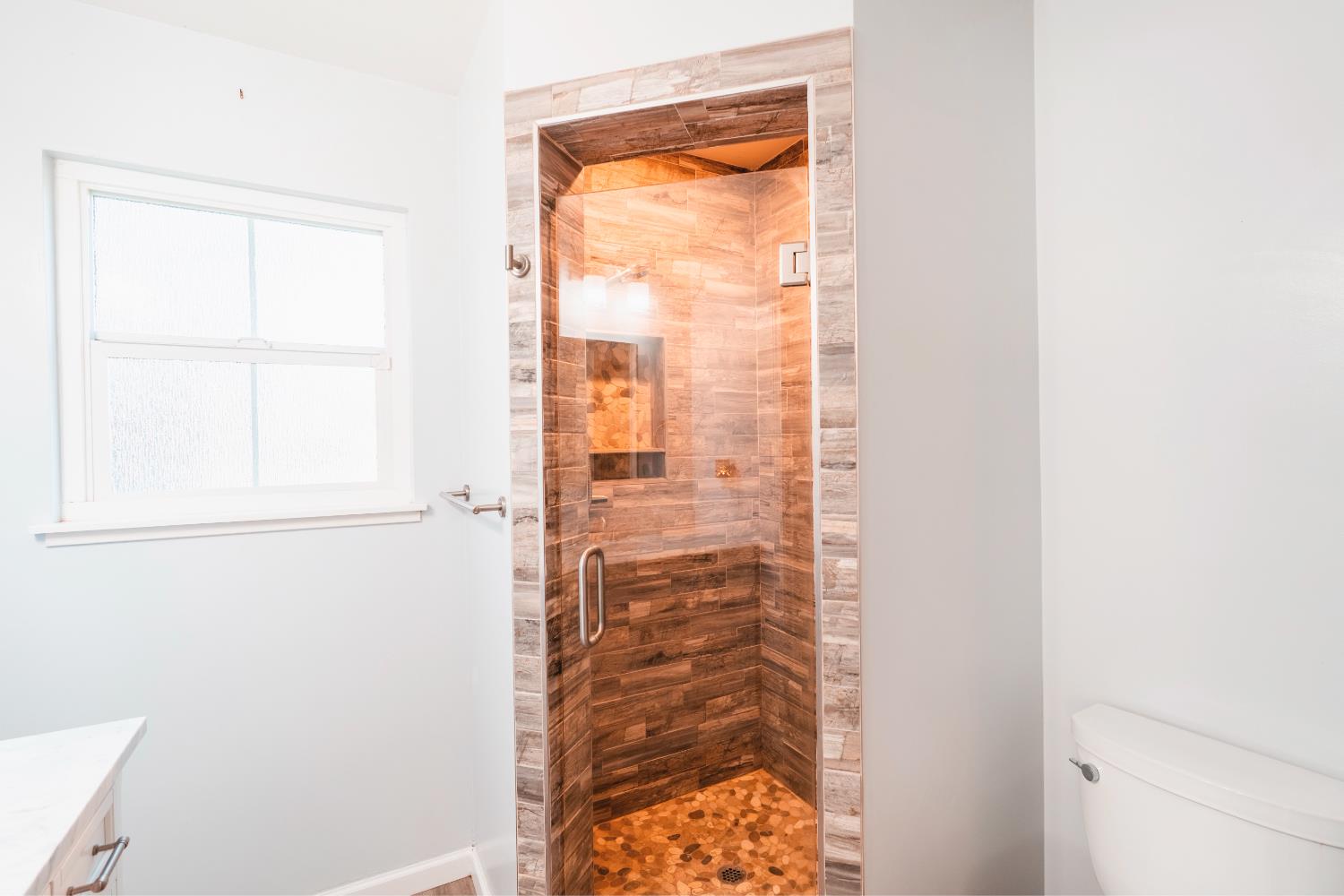 1541 W North Bear Creek Dr, Merced, CA 95348