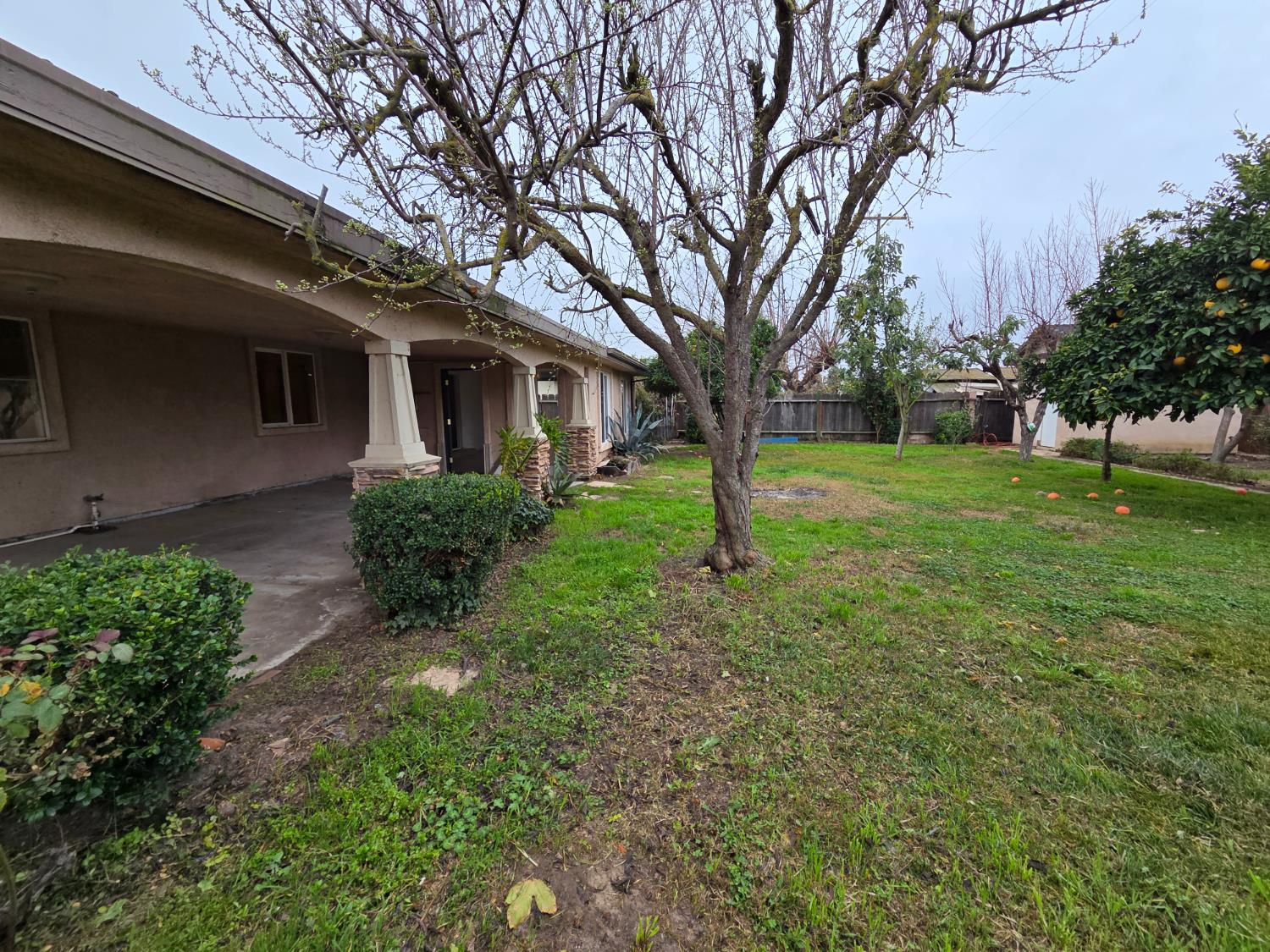 807 Olds Ave, Livingston, CA 95334
