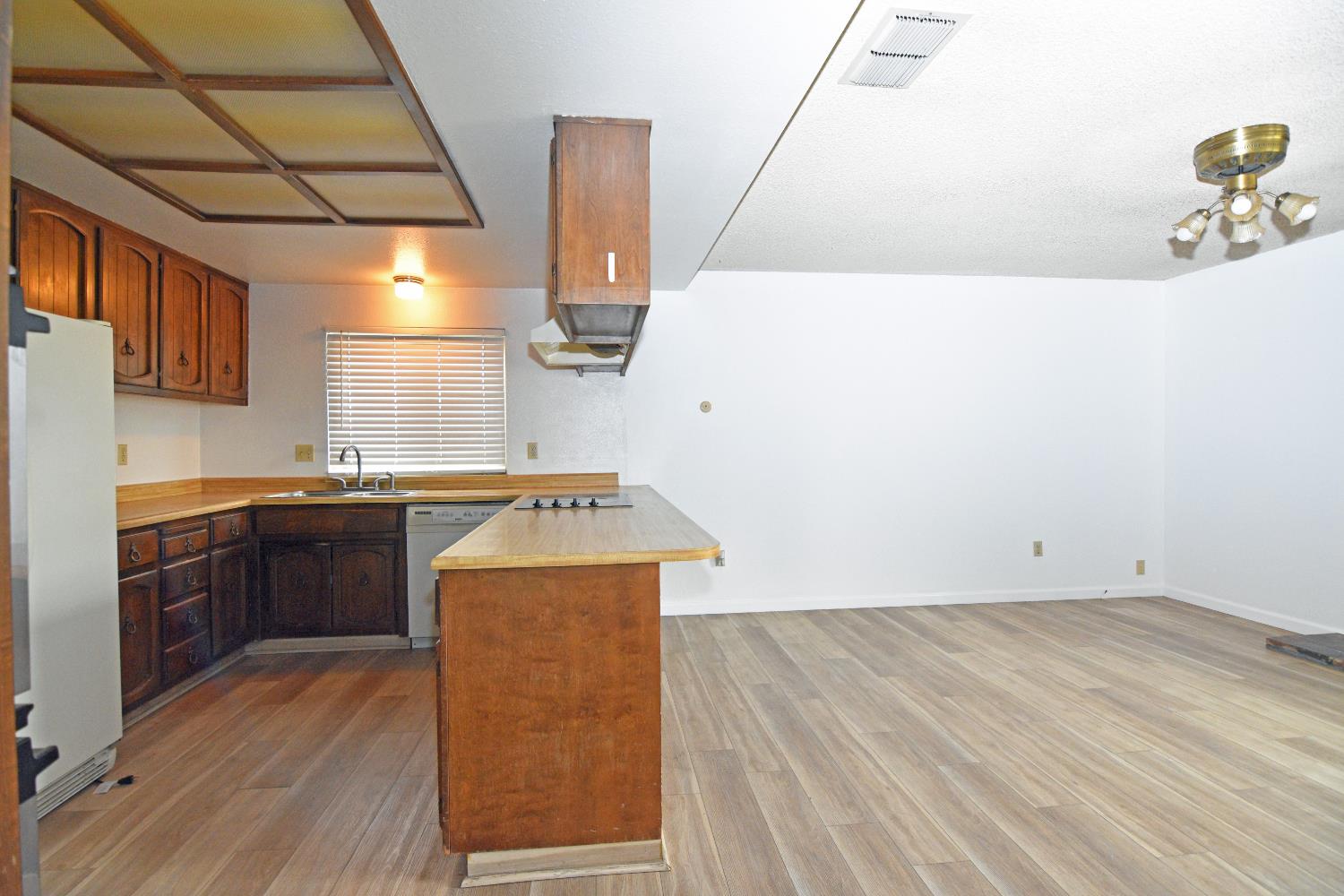 2621 Dels Ln, Turlock, CA 95382