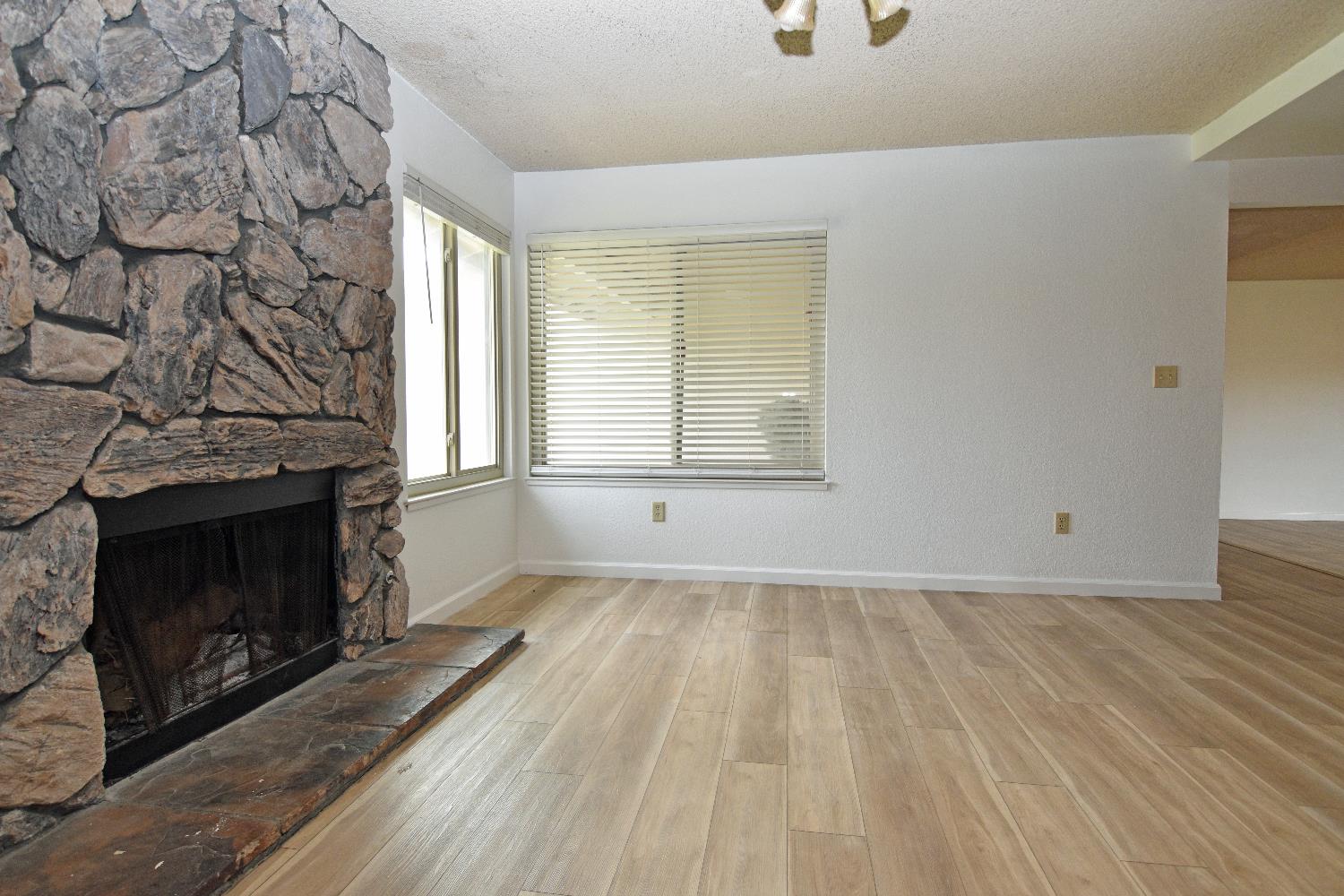 2621 Dels Ln, Turlock, CA 95382