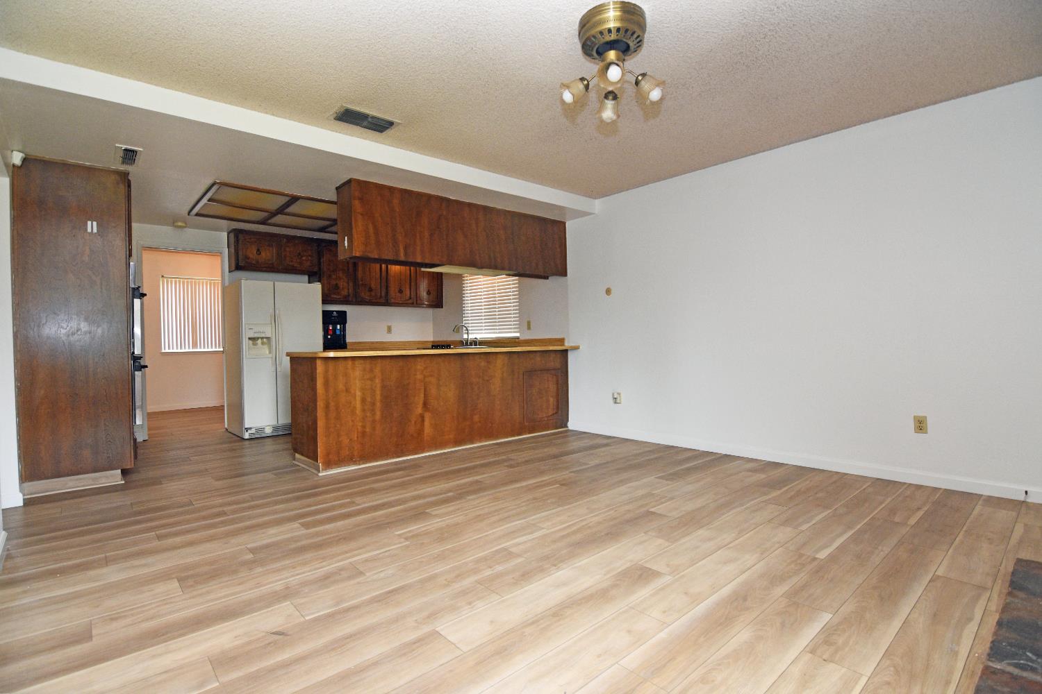 2621 Dels Ln, Turlock, CA 95382