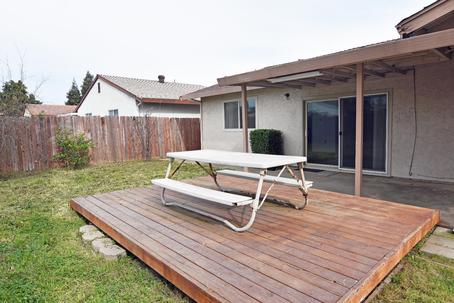 2621 Dels Ln, Turlock, CA 95382