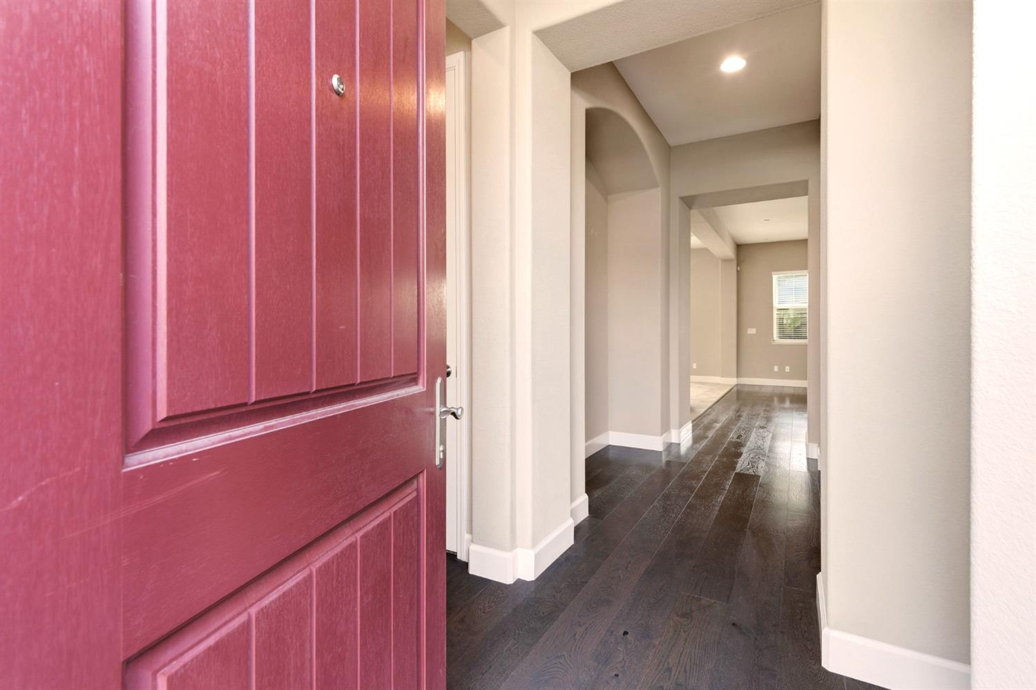 976 Glen Abbey Dr, Manteca, CA 95336