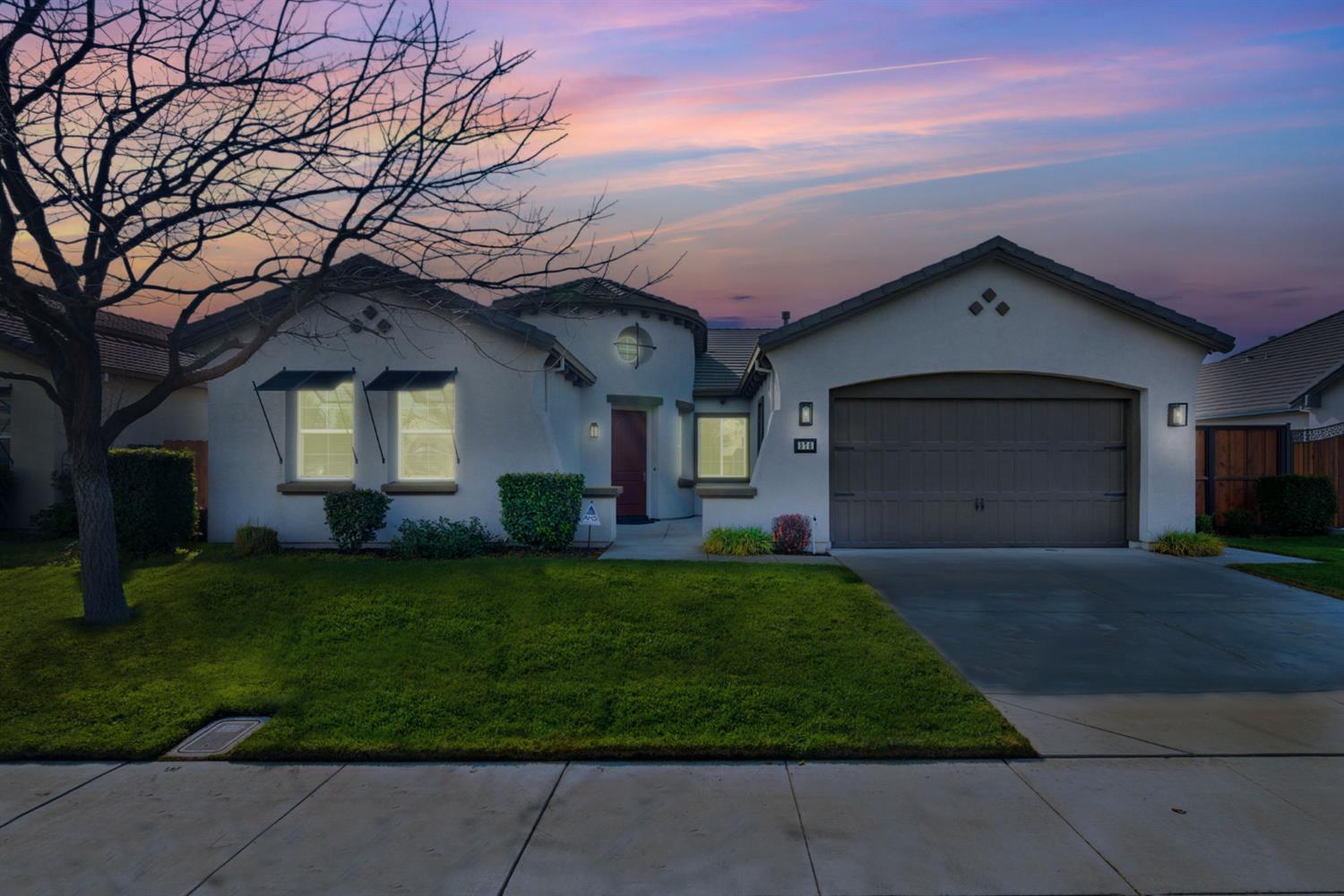 976 Glen Abbey Dr, Manteca, CA 95336