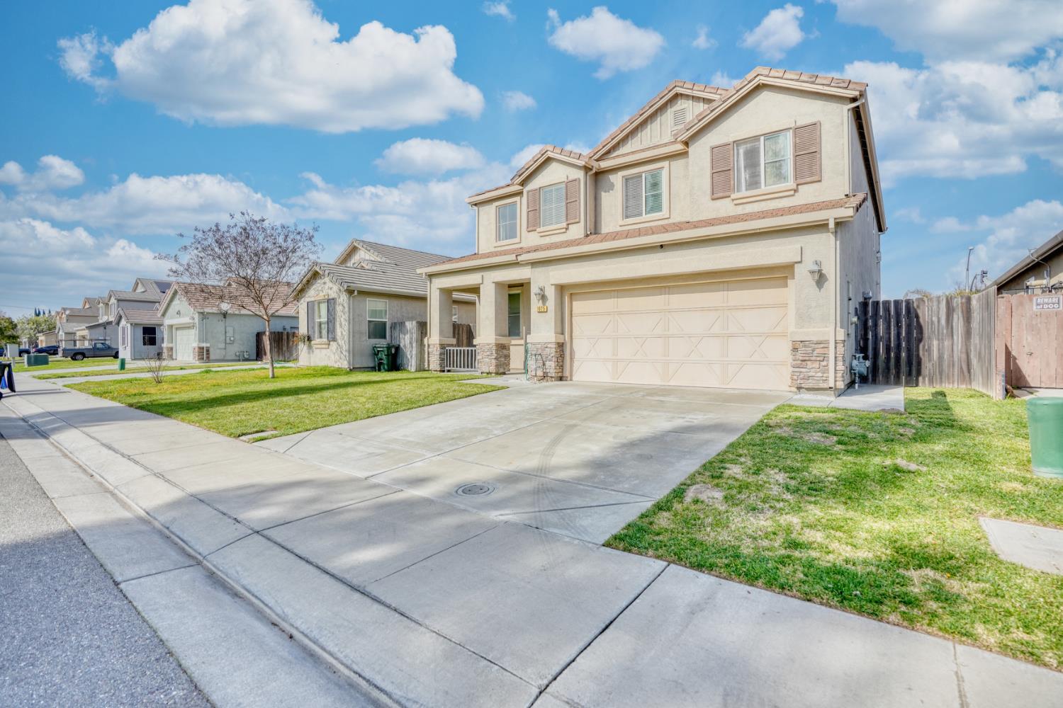 1025 Barbados St, Manteca, CA 95337