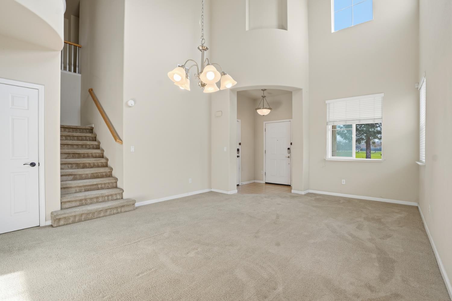 1025 Barbados St, Manteca, CA 95337