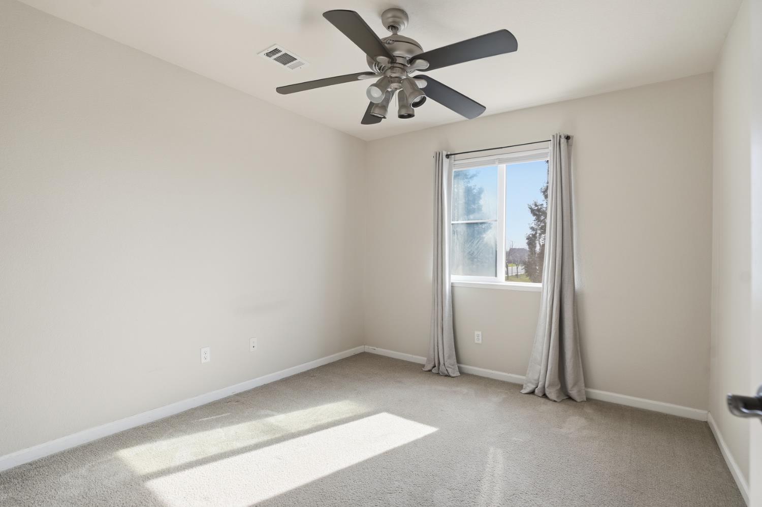 1025 Barbados St, Manteca, CA 95337