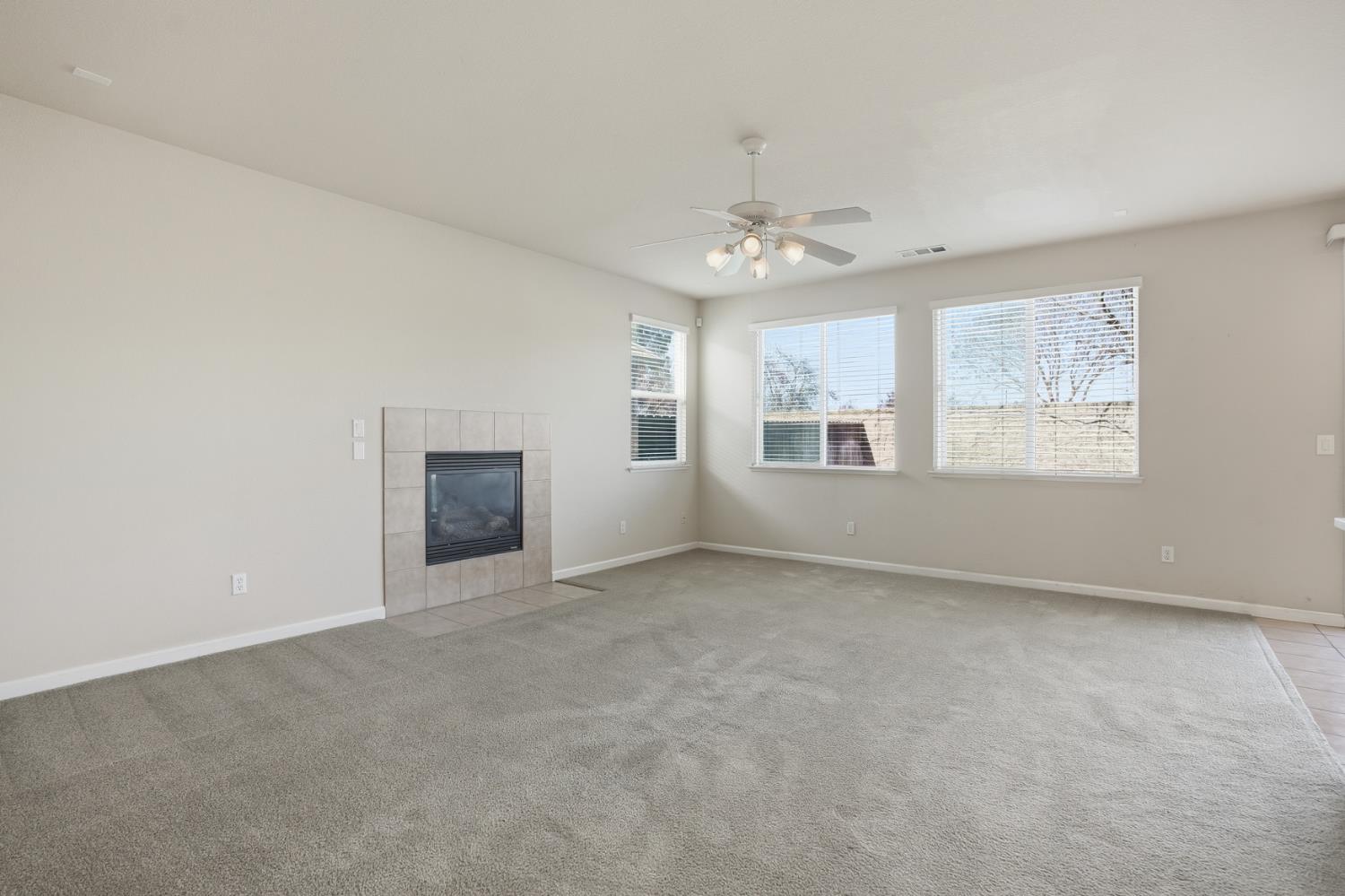 1025 Barbados St, Manteca, CA 95337