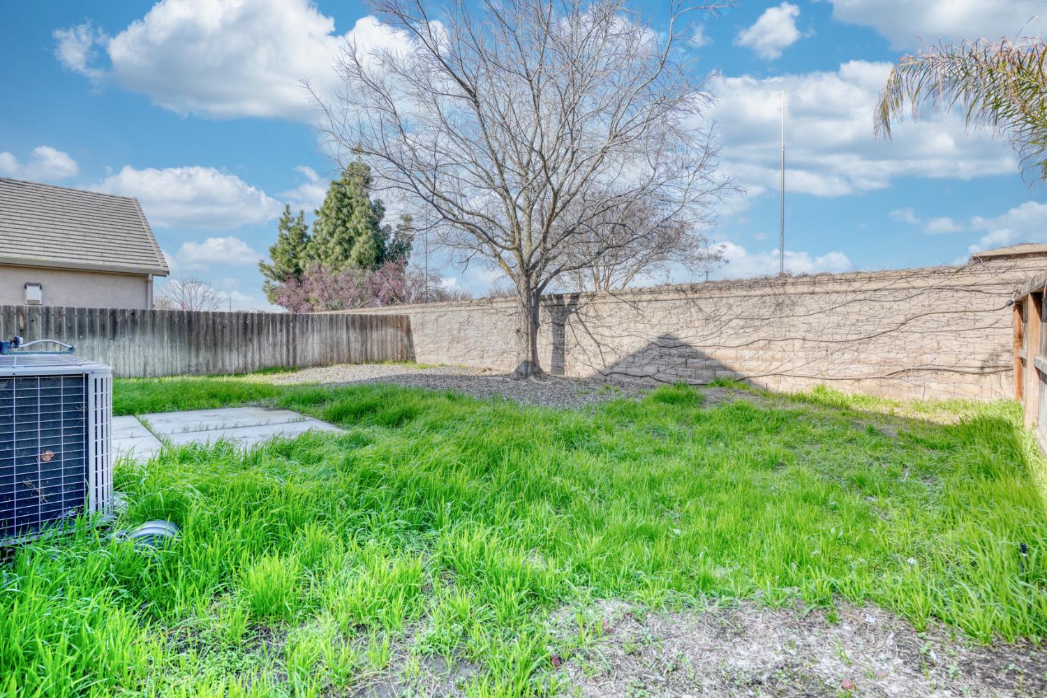 1025 Barbados St, Manteca, CA 95337