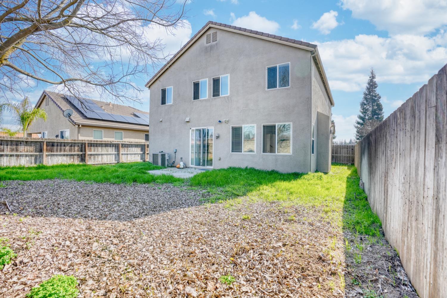 1025 Barbados St, Manteca, CA 95337